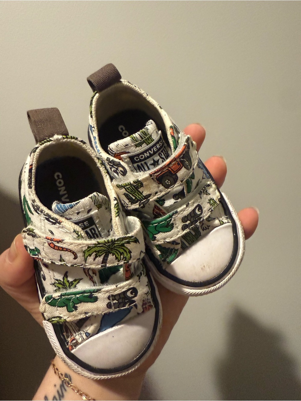 Converse Kids White Tropical Print Low-Top Sneakers with Green and Blue Accents